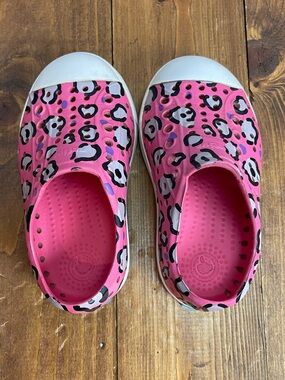 Native shoes baby toddler size 6 pink leopard print Jefferson sneakers
